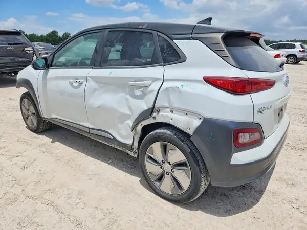 KM8K23AG4MU111029 2021 HYUNDAI KONA - Image 2