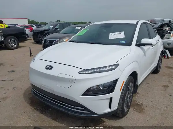 KM8K23AG4PU174703 2023 HYUNDAI KONA - Image 2