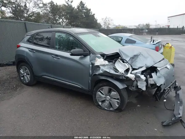 KM8K23AG6LU090635 2020 HYUNDAI KONA - Image 1