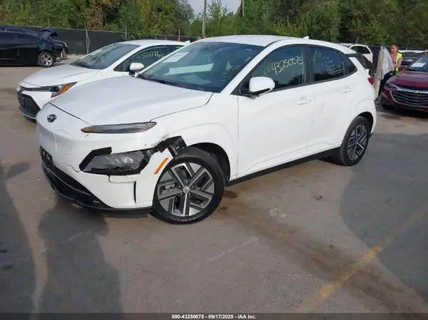 KM8K23AG8PU180567 2023 HYUNDAI KONA - Image 2