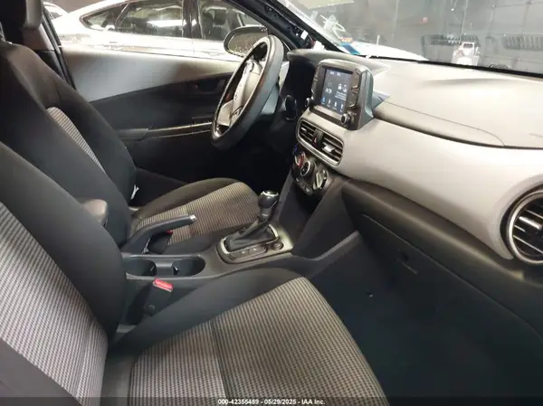 KM8K2CAA0JU110547 2018 HYUNDAI KONA - Image 8
