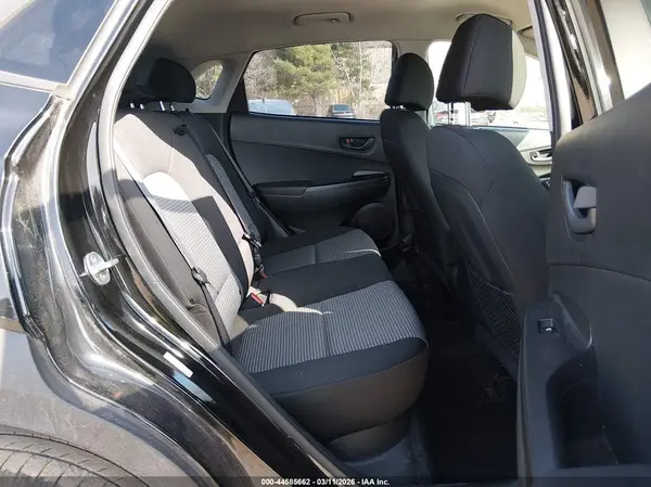 KM8K2CAA2JU105706 2018 HYUNDAI KONA - Image 8