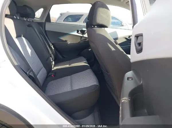 KM8K2CAA2MU701743 2021 HYUNDAI KONA - Image 8