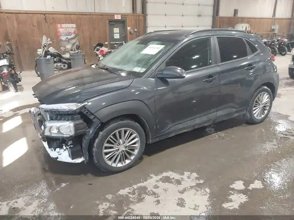 KM8K2CAA3JU073817 2018 HYUNDAI KONA - Image 2
