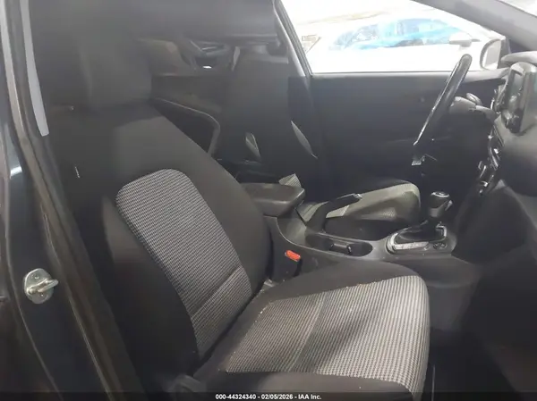 KM8K2CAA3JU073817 2018 HYUNDAI KONA - Image 8