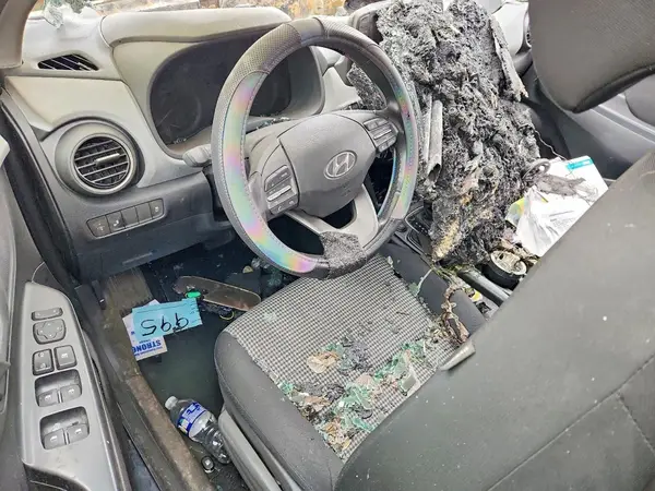 KM8K2CAA3JU098085 2018 HYUNDAI KONA - Image 8