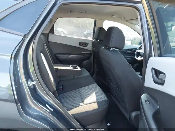 KM8K2CAA3JU177319 2018 HYUNDAI KONA - Image 8