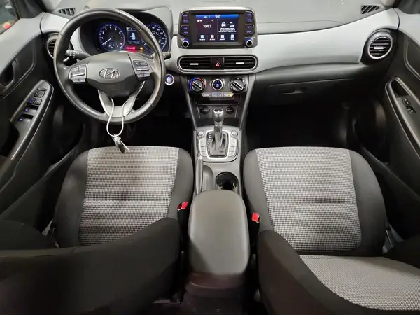 KM8K2CAA4JU097947 2018 HYUNDAI KONA - Image 8