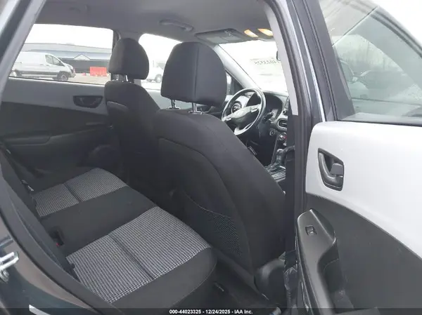 KM8K2CAA4KU197550 2019 HYUNDAI KONA - Image 8