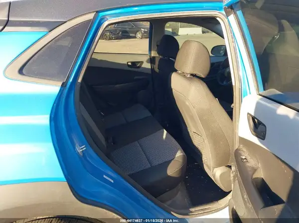 KM8K2CAA4KU349570 2019 HYUNDAI KONA - Image 8
