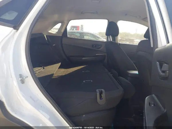 KM8K2CAA4MU617276 2021 HYUNDAI KONA - Image 8