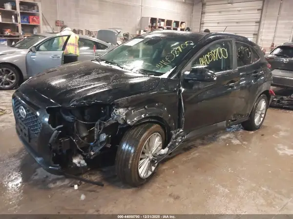 KM8K2CAA4MU627404 2021 HYUNDAI KONA - Image 2