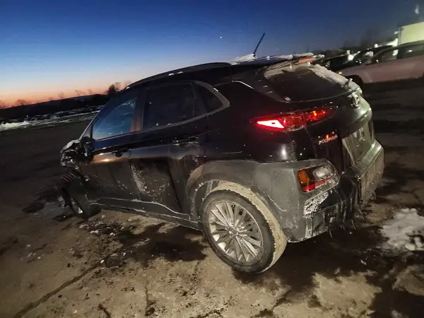 KM8K2CAA4MU707981 2021 HYUNDAI KONA - Image 2