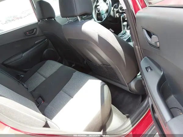 KM8K2CAA6JU073374 2018 HYUNDAI KONA - Image 8