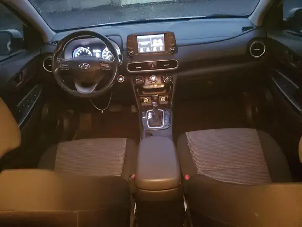KM8K2CAA7JU074744 2018 HYUNDAI KONA - Image 8