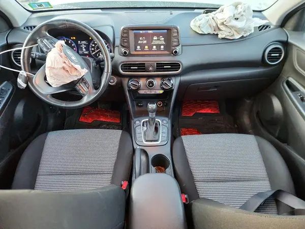 KM8K2CAA7JU074808 2018 HYUNDAI KONA - Image 8