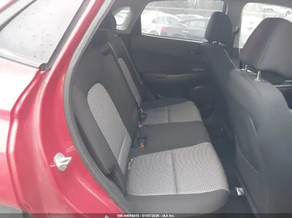 KM8K2CAA7JU077062 2018 HYUNDAI KONA - Image 8