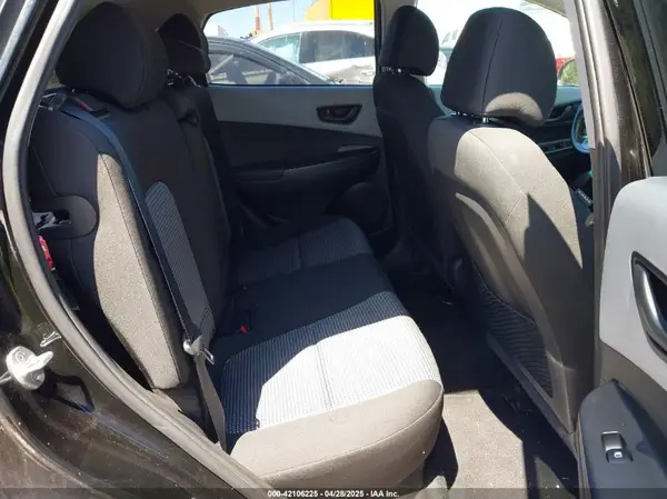 KM8K2CAA7JU080866 2018 HYUNDAI KONA - Image 8