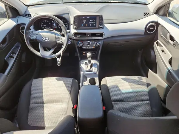 KM8K2CAA7JU130200 2018 HYUNDAI KONA - Image 8