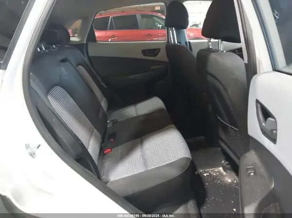 KM8K2CAA7MU701074 2021 HYUNDAI KONA - Image 8