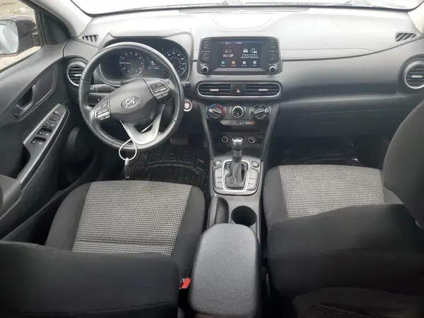 KM8K2CAA9JU075913 2018 HYUNDAI KONA - Image 8