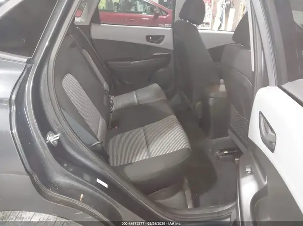 KM8K2CAA9JU079640 2018 HYUNDAI KONA - Image 8