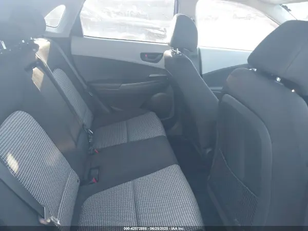 KM8K2CAA9JU183660 2018 HYUNDAI KONA - Image 8