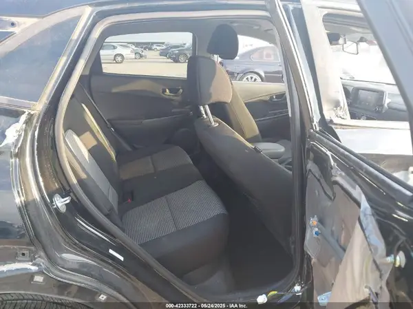 KM8K2CAAXJU064807 2018 HYUNDAI KONA - Image 8