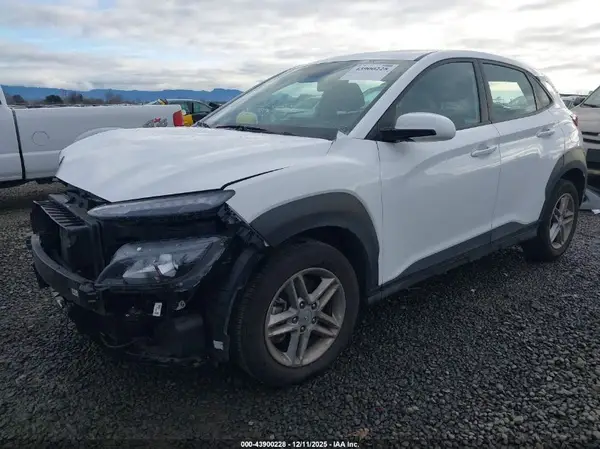 KM8K2CAB5NU758951 2022 HYUNDAI KONA - Image 2