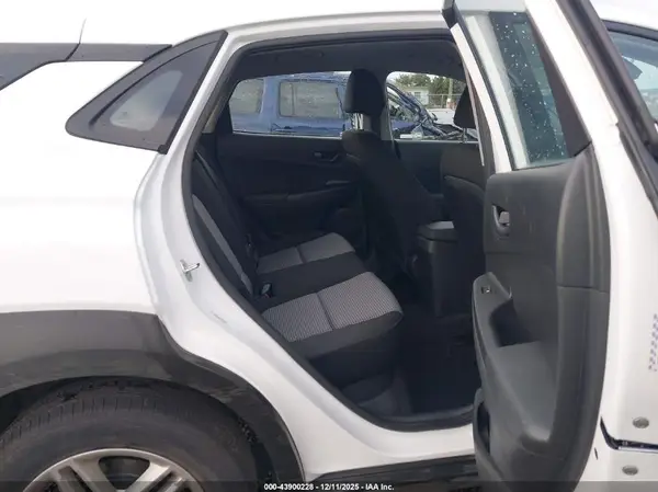 KM8K2CAB5NU758951 2022 HYUNDAI KONA - Image 8