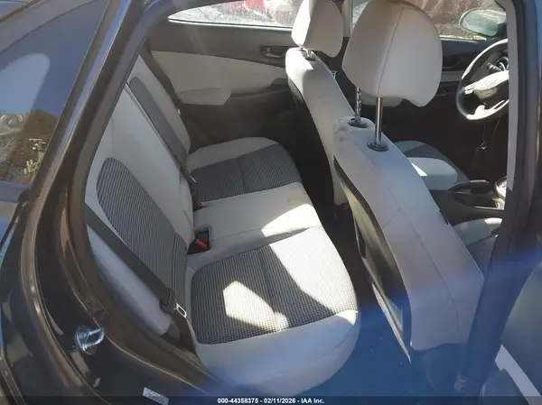 KM8K2CAB5NU775832 2022 HYUNDAI KONA - Image 8