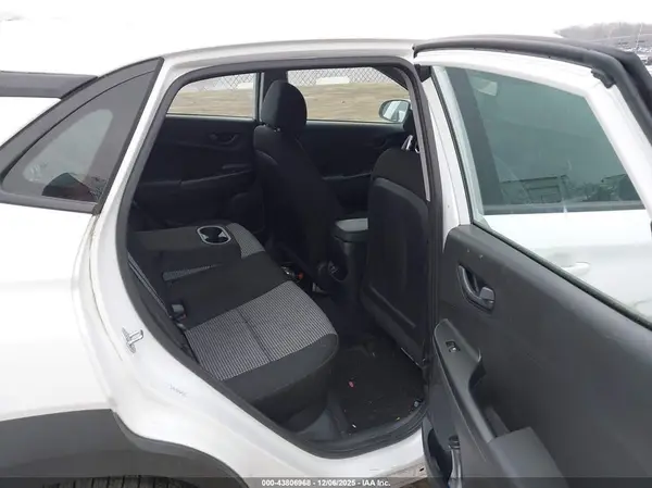 KM8K2CAB5PU063713 2023 HYUNDAI KONA - Image 8