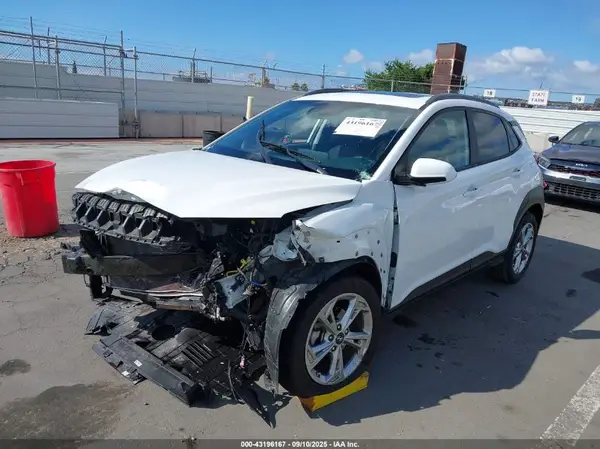 KM8K32AB3NU868727 2022 HYUNDAI KONA - Image 2