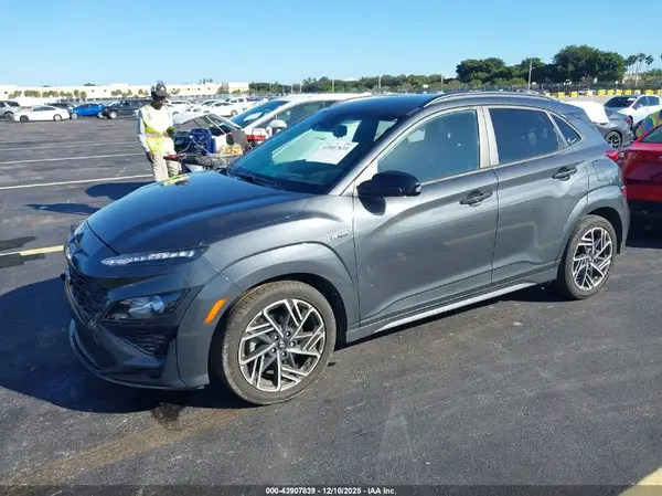 KM8K33A35NU817695 2022 HYUNDAI KONA - Image 2
