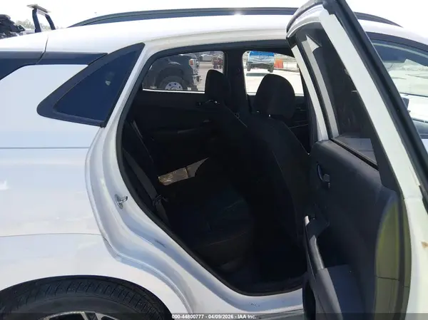 KM8K33A38NU835964 2022 HYUNDAI KONA - Image 8