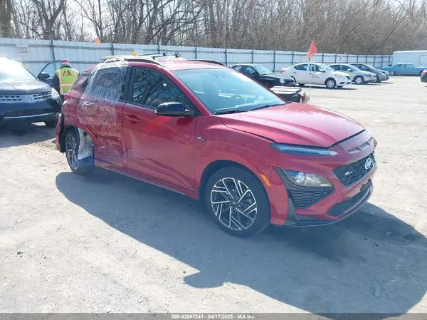 KM8K33A38NU918763 2022 HYUNDAI KONA - Image 1