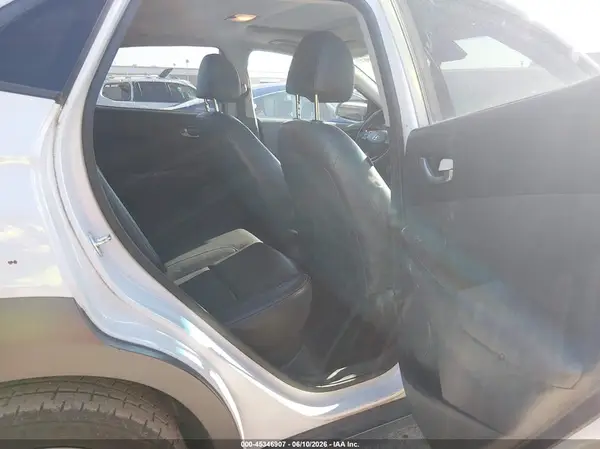 KM8K33A50JU098884 2018 HYUNDAI KONA - Image 8