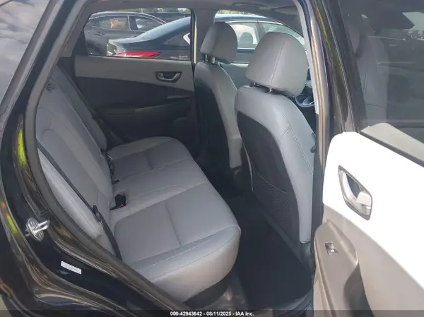 KM8K33A56MU705472 2021 HYUNDAI KONA - Image 8
