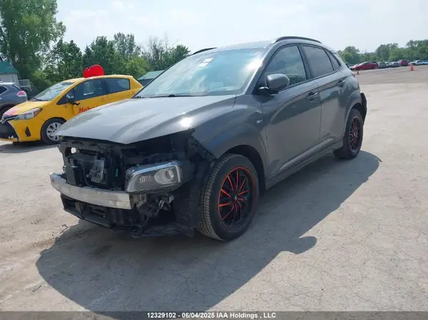 KM8K33AG3KU020585 2019 HYUNDAI KONA - Image 2