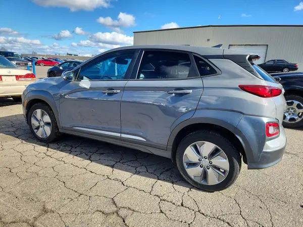KM8K33AG6MU129870 2021 HYUNDAI KONA - Image 2