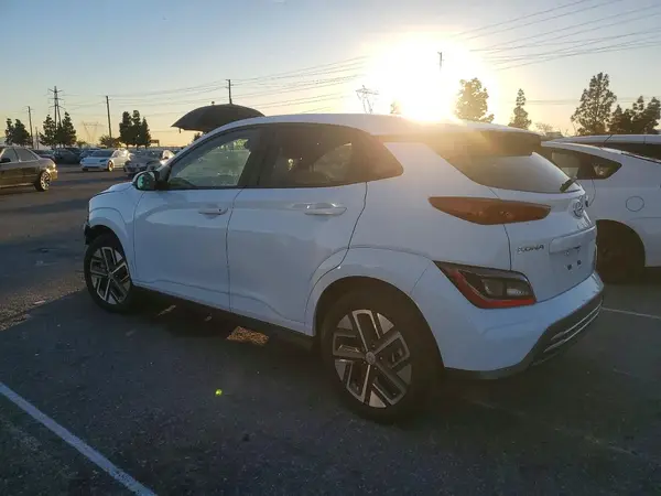 KM8K33AG6PU173565 2023 HYUNDAI KONA - Image 2