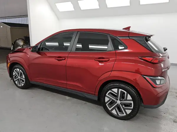 KM8K33AG8PU187435 2023 HYUNDAI KONA - Image 2