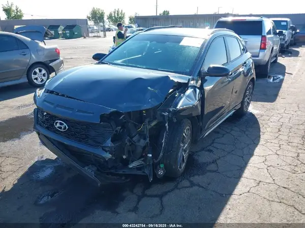 KM8K3CA33NU925698 2022 HYUNDAI KONA - Image 2
