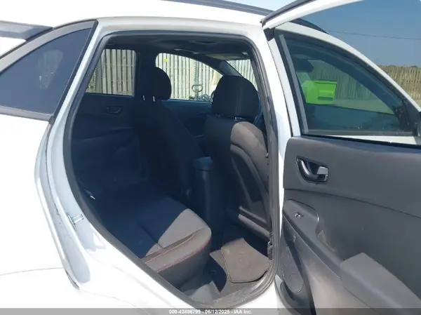 KM8K3CA36NU856618 2022 HYUNDAI KONA - Image 8