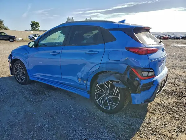 KM8K3CA37NU909715 2022 HYUNDAI KONA - Image 2