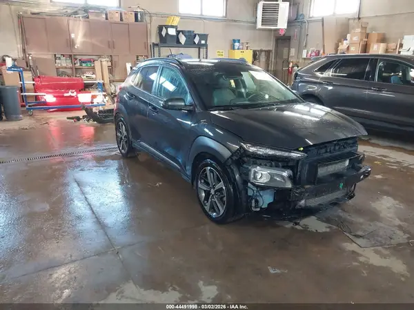 KM8K3CA50JU097654 2018 HYUNDAI KONA - Image 1