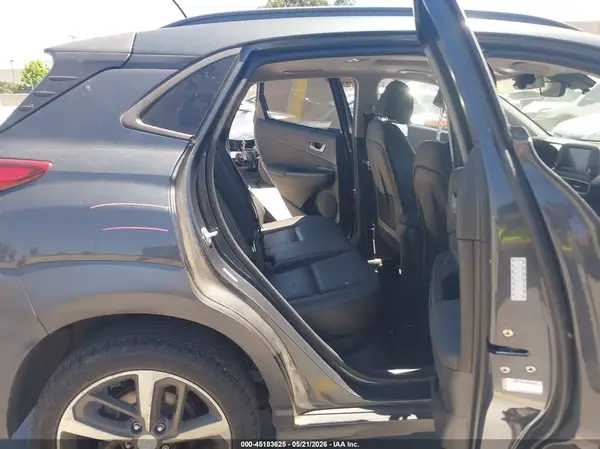 KM8K3CA50JU128210 2018 HYUNDAI KONA - Image 8
