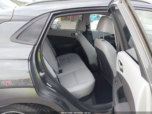 KM8K3CA50MU689804 2021 HYUNDAI KONA - Image 8
