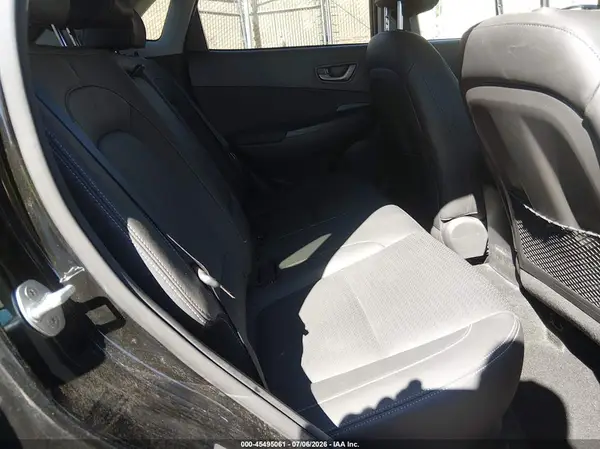 KM8K3CA51JU089899 2018 HYUNDAI KONA - Image 8