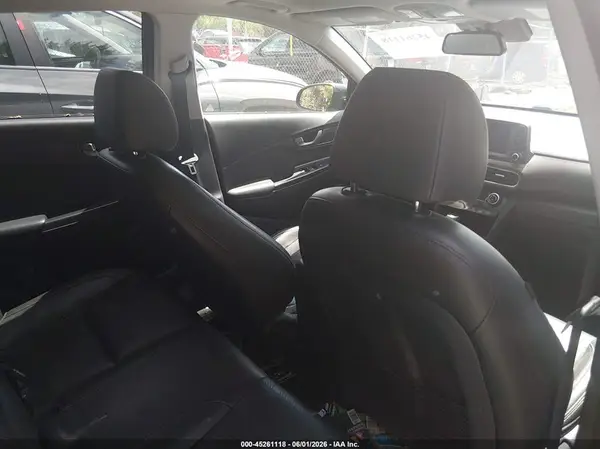 KM8K3CA51JU100643 2018 HYUNDAI KONA - Image 8